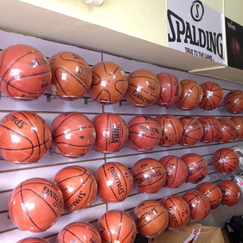 ภาพสินค้าลูกบาส ลูกบาสเกตบอล basketball Spalding Dura Grip NBA เบอร์7 มี 4สี ดำ ทอง เงิน ขาว ฟรี ตาข่ายใส่ลูกบาส+เข็มสูบ จากร้าน hi.fly บน Shopee ภาพที่ 2
