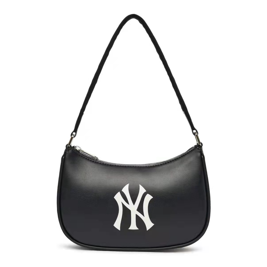 ภาพหน้าปกสินค้าพร้อมส่ง % MLB กระเป๋าสพายข้าง Nylon Hobo Bag NEW YORK YANKEES จากร้าน brand.purchasing.store บน Shopee