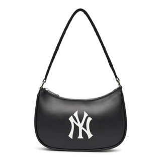 ภาพขนาดย่อของภาพหน้าปกสินค้าพร้อมส่ง % MLB กระเป๋าสพายข้าง Nylon Hobo Bag NEW YORK YANKEES จากร้าน brand.purchasing.store บน Shopee