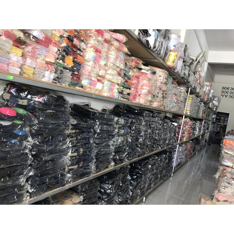 ภาพหน้าปกสินค้าถุงเท้านักเรียน TOPSOX ขาวพื้นเทาและน้ำตาล ราคายกโหลมี 12 คู่ จากร้าน topsockstk บน Shopee