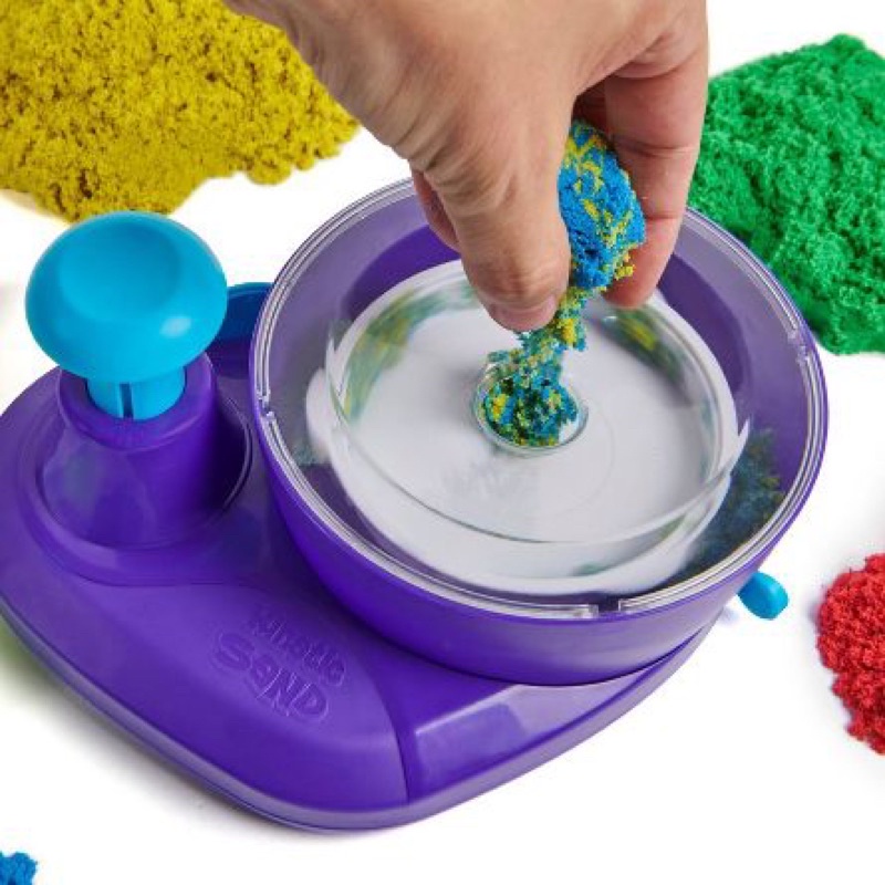 kinetic-sand-swirl-n-surprise-2lb-playset