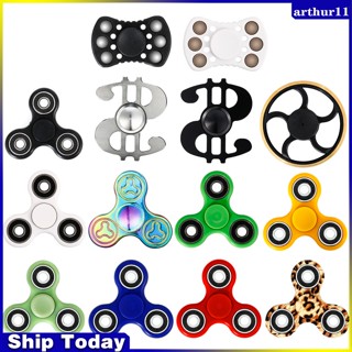 Arthur Hand Spinner Fidget ใช้มือหมุน ของเล่นสําหรับเด็ก/ผู้ใหญ่ (สุ่มสี)