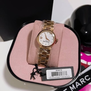 (ผ่อน0%) นาฬิกา สีโรสโกลด์  MARC JACOBS The Round Quartz White Dial Ladies Watch MJ0120184719 ✔️หน้าปัดกลม 28 มม.