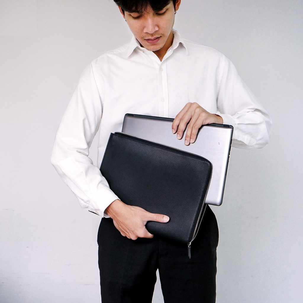 folio-nize-laptop-zip-holder-กระเป๋าใส่แล็ปท็อป-ผลิตจากหนังแท้รีไซเคิล-รหัสสินค้า-19223