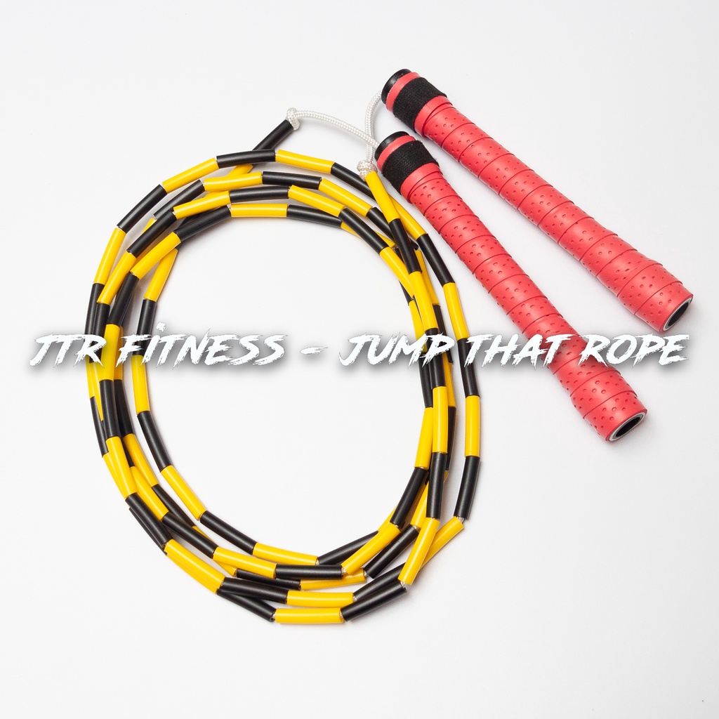 ภาพหน้าปกสินค้าJTR Beaded Jump Rope  เชือกกระโดดลูกปัด (Black Beads + Color Beads)  18cm Handles
