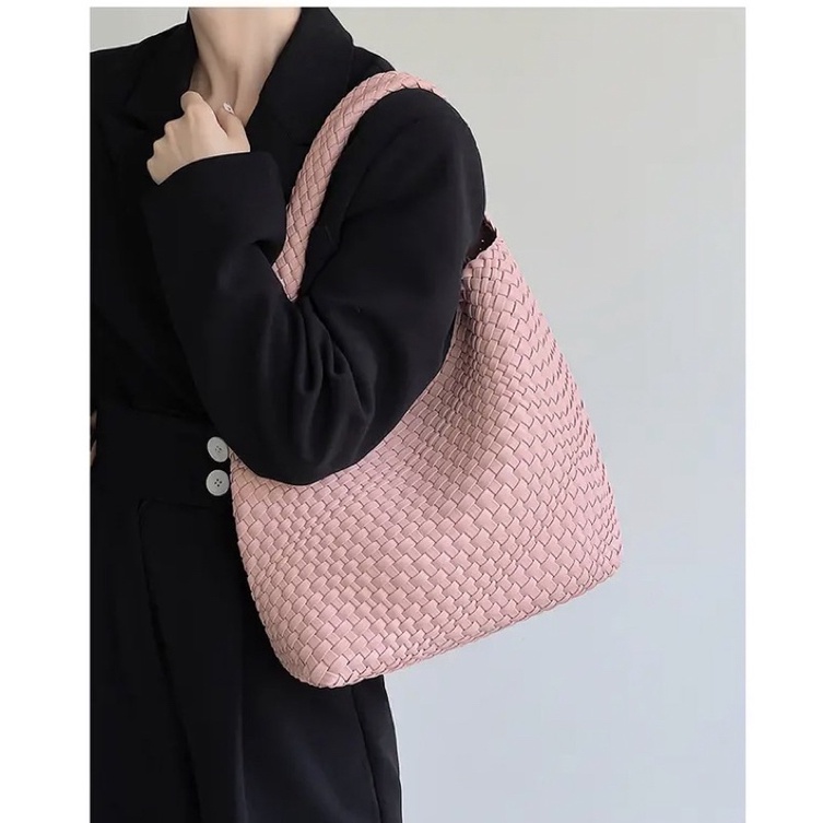 กระเป๋าสาน หนังแท้ สะพายไหล่ แถมกระเป๋าใบเล็ก | Shopee Thailand