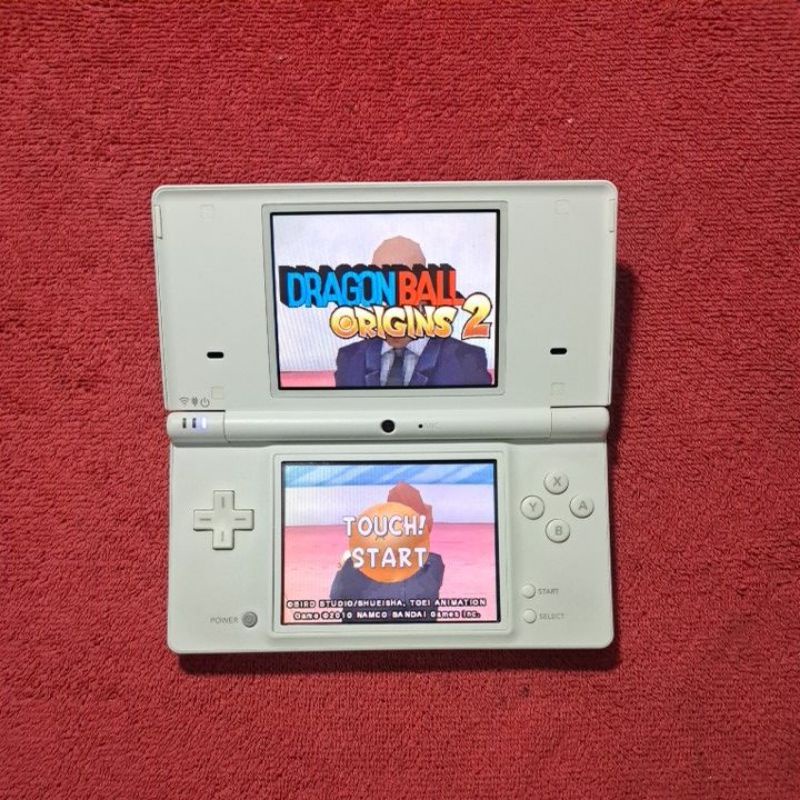 Nintendo dsi สีขาว แปลงเล่นผ่านเมม 16G เกมส์เต็ม กว่า 2000เกมส์ พร้อม