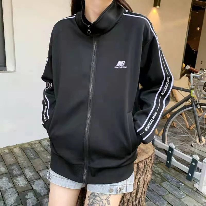 NEW BALANCE  เสื้อวอร์ม เสื้อวอร์มแขนยาว ของแท้ 100% เสื้อโค้ทแขนยาว กันลม สีขาว สีดำ https://wayoza.com