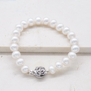Artisan by NK -สร้อยข้อมือไข่มุกแท้ พร้อมตัวล็อตลายกุหลาบ ทำจากเงินแท้ (Fresh water pearl bracelet with silver clasp