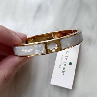 กำไล Kate spade yours truly bangle สีมุก อะไหล่ทอง