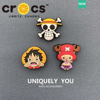 ภาพหน้าปกสินค้าCrocs jibbitz charms One Piece Series jibbitz ชุดรองเท้า ลายดอกไม้ อุปกรณ์เสริมสําหรับ crocs ที่เกี่ยวข้อง
