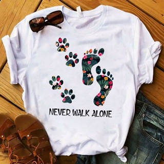 เสื้อยืดวินเทจ เสื้อยืดผู้หญิงใหม่ดอกไม้กราฟิกไม่เคยเดินคนเดียวสุนัขตีนดอกไม้แฟชั่นพิมพ์เสื้อยืดหญิงด้านบน Harajuku ผู้ห