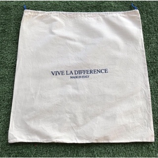 Vive La Difference Made in italy ถุงกันฝุ่นหูรูด