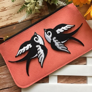 นกบิน นกคู่ ตัวรีดติดเสื้อ Cute Creature Embroidered Iron on Patch เซทคู่ปีกดำ