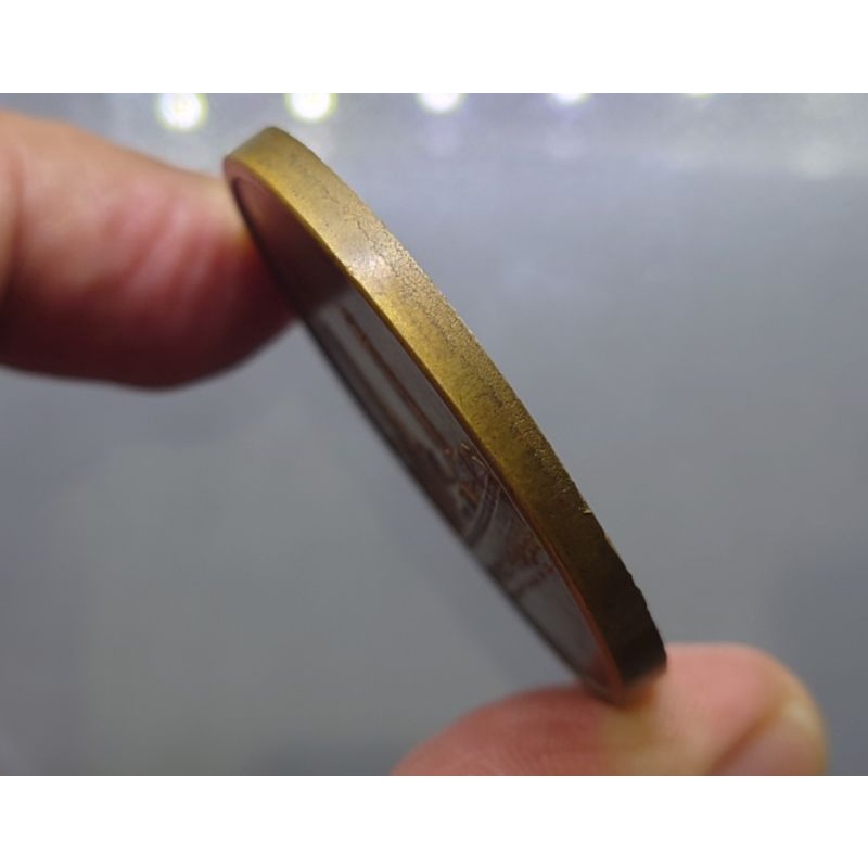 เหรียญทองแดง-ที่ระลึก-ร5-ทรงกระทำพิธีเปิดอู่หลวง-เมื่อ-9-ม-ค-2433-ขนาด-4-เซ็น-หายาก-ปีลึก-พร้อมตลับ-รัชกาลที่5