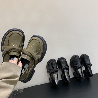 ความรู้สึกของการออกแบบรองเท้าหนังขนาดเล็กพื้นหนามันวาว JK เครื่องแบบรองเท้าชั้นเดียวสไตล์อังกฤษรองเท้าโลฟเฟอร์วิทยาลัยรอ