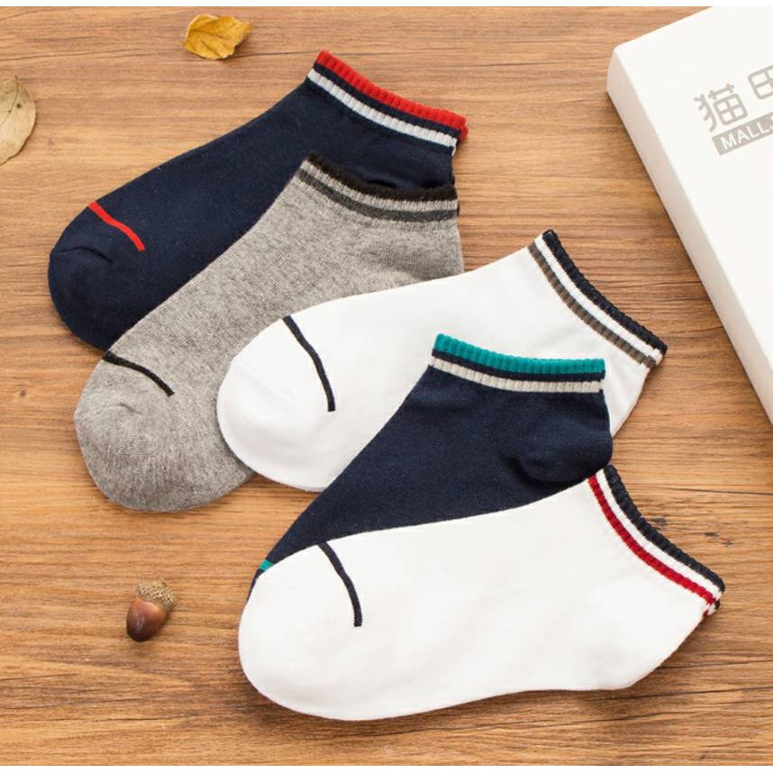 รูปภาพสินค้าแรกของⓝⓔⓦ ถุงเท้าข้อสั้น สีพื้น ถุงเท้าแฟชั่น ถุงเท้า เนื้อผ้านุ่ม ระบายอากาศ Socks 袜子 (คละสี)