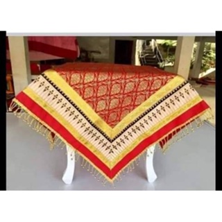 ผ้าปูโต๊ะ, คลุมโต๊ะเคียง สีแดง ขาว (A set of side table cloth)