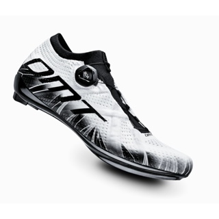 NEW2023!! DMT รองเท้าจักรยานเสือหมอบ KR1 - White/Black พื้นคาร์บอน MADE IN ITALY ของแท้ 100%