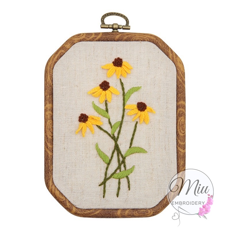 ชุดปักลายดอกไม้-11-15cm-พร้อมสะดึงพลาสติกลายไม้-flower-diy-embroidery-kit-11-15cm-free-hoop