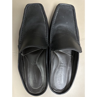 รองเท้า คัทชู ผู้ชาย สีดำเงา SIZE44 ของพ่อค้าใส่เอง ซื้อมา2990 ส่งต่อ 500 หนังแท้ ใช้งานได้ปกติ