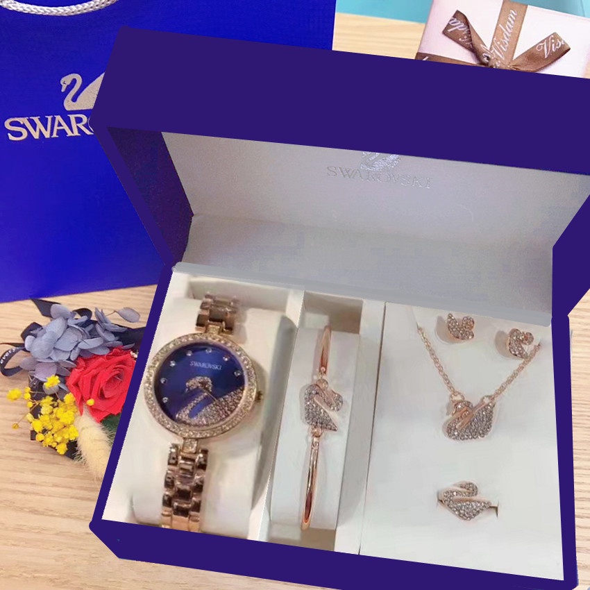 ภาพหน้าปกสินค้านาฬิกา S-warovski watches, necklaces, bracelets, rings, earrings เซต5ชิ้น มีให้เลือกหลายแบบ มีกล่องแบนด์ พร้อมถุงแบนด์