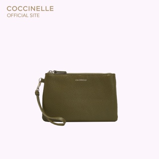 COCCINELLE NEW BEST SOFT Wristles 19A001 กระเป๋าคล้องมือ