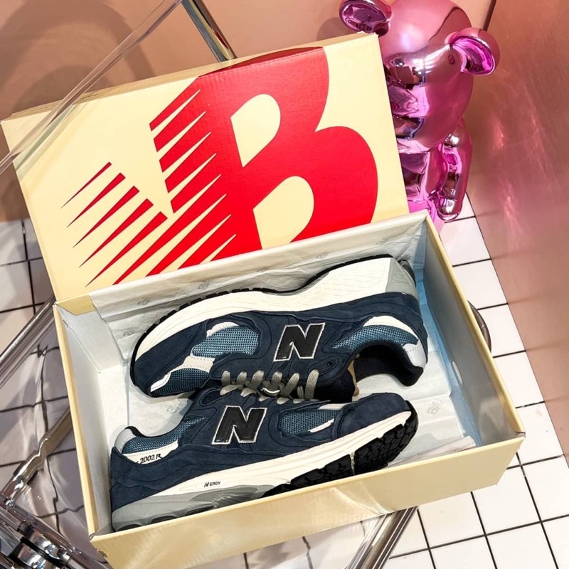 รองเท้าแบรนด์เนมรองเท้า-new-arrivals-new-balance-2002r-sneaker