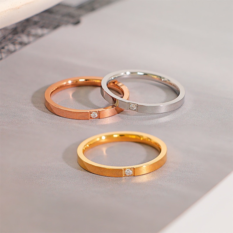 ภาพหน้าปกสินค้าแหวนนิ้วก้อย หน้าบาง แหวนวงใหญ่ แหวนพร้อมส่ง แหวนหน้าเหลี่ยม แหวนเพชร/แหวนสแตนเลส แหวนผู้หญิง เคลือบทองเค จากร้าน swingshop89 บน Shopee