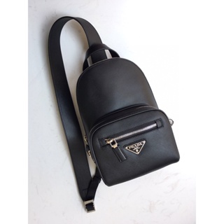 พรี​ ราคา7400 Prada 2VZ031 กระเป๋าแฟชั่น กระเป๋าคาดอก หนังแท้