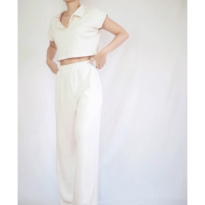 pw05-เซทเสื้อโปโลครอป-กางเกงขายาวผ้าวอร์มสีขาวครีม