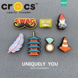 ภาพหน้าปกสินค้าjibbitz crocs charms แท้ ตัวติดรองเท้า  อุปกรณ์เสริม จี้รูปการ์ตูนรองเท้า crocs jibbitz แต่งรูกลวง สําหรับตกแต่งรองเท้า crocs ที่เกี่ยวข้อง