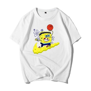 ۩☌New SpongeBob SquarePants เสื้อยืดแขนสั้นพิมพ์ลายสไตล์ฮ่องกงสำหรับผู้ชายและผู้หญิง สตาร์บาสเก็ตบอลฮิปฮอปคู่กีฬาหลวมสวม