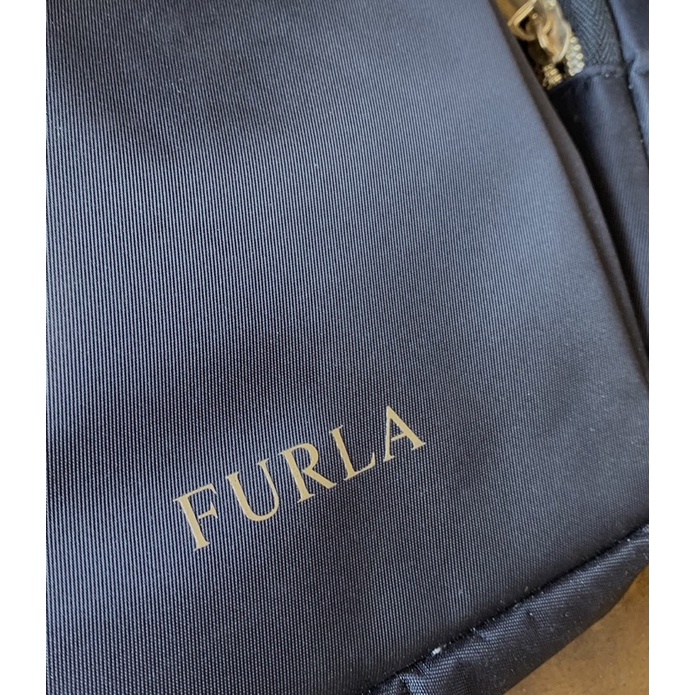 กระเป๋า-furla-สีดำสกรีนสีทอง-ซิบทองหรูหรา-ใบเล็กมือ2ของแท้