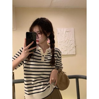 [พร้อมส่ง] เสื้อโปโล แขนสั้น ผ้าถัก ลายทาง สไตล์วิทยาลัย แฟชั่นฤดูร้อน สําหรับผู้หญิง 2022