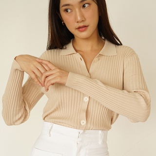 ภาพหน้าปกสินค้าClaire knit top เสื้อแขนยาวไหมพรมคอปก ซึ่งคุณอาจชอบสินค้านี้