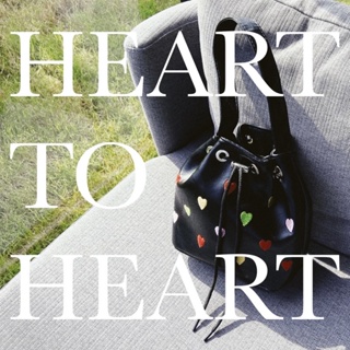 กระเป๋าสะพายข้าง Heart to Heart กระเป๋าสะพายไหล่ปักหัวใจสีดำ