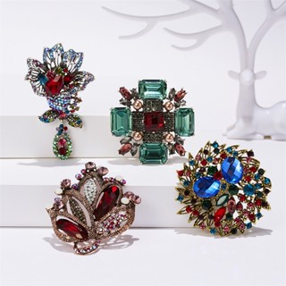 Fashion Retro Square Cross Geometric Brooch Exquisite Crystal Plant Rhinestone Brooches Women New Jewelry Clothing Pins