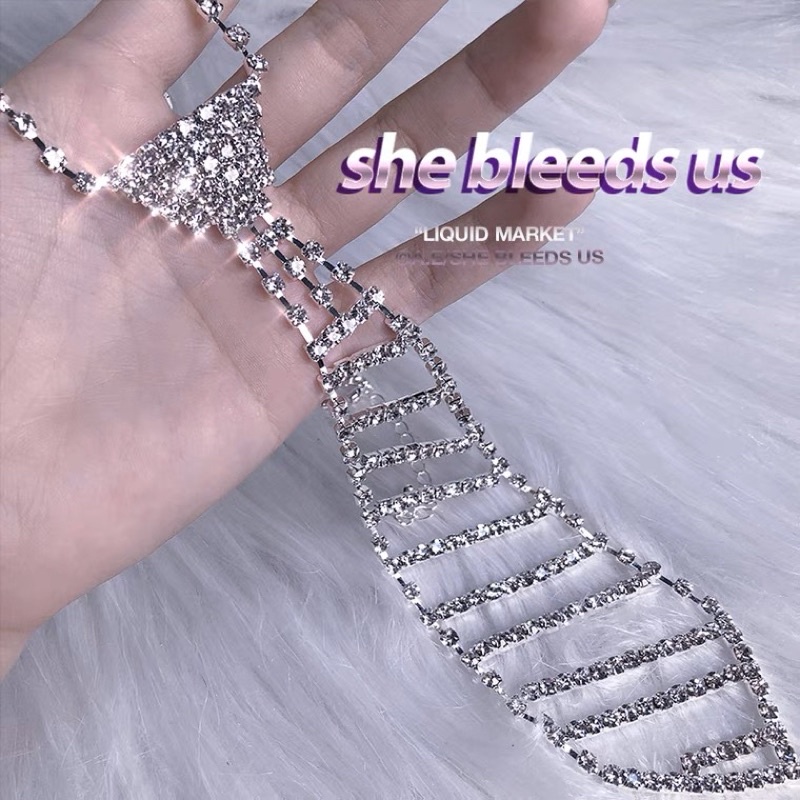 sale-โชคเกอร์รูปเน็กไทประดับเพชร-diamond-necktie-choker-พร้อมส่ง