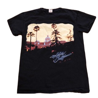 ขายดี!ขายดี เสื้อยืดลําลอง แขนสั้น พิมพ์ลาย The Eagles Tour Concert Hotel California Band สําหรับผู้ชาย S GBchfa77AIdhpi