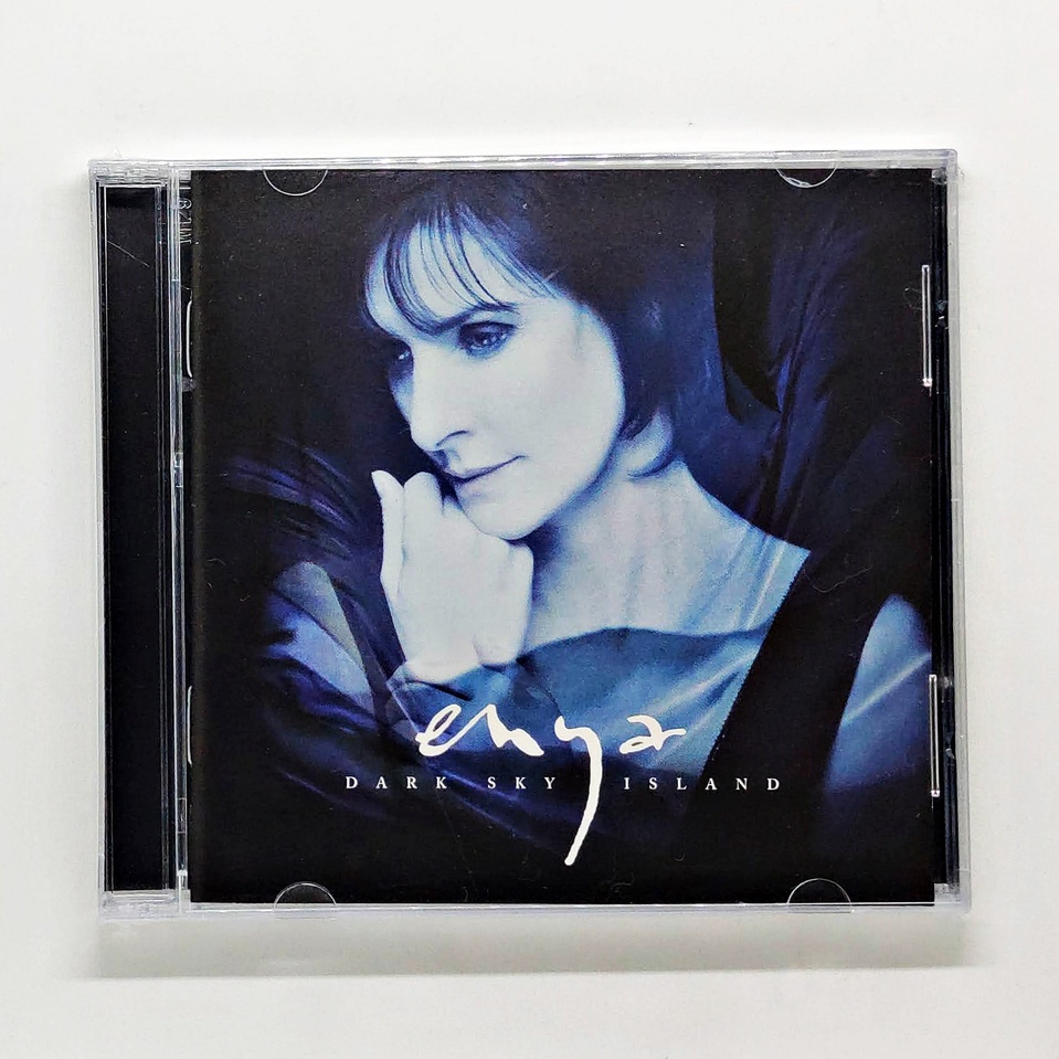 cd-เพลง-enya-dark-sky-island-เป็นสตูดิโออัลบั้มชุดที่-8-ของนักร้อง-นักแต่งเพลง-และนักดนตรีชาวไอริช-enya