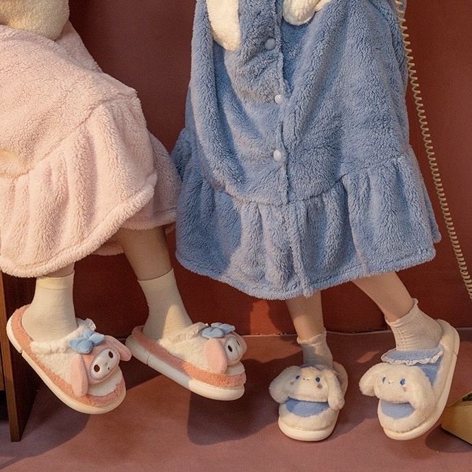 พร้อมส่ง-รองเท้าสลิปเปอร์-slipper-รองเท้าใส่ในบ้านลายการ์ตูนน่ารัก-ขนนุ่มกระชับเท้า