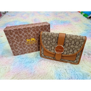 กระเป๋าสะพายข้าง Coach ขนาด 10 นิ้ว