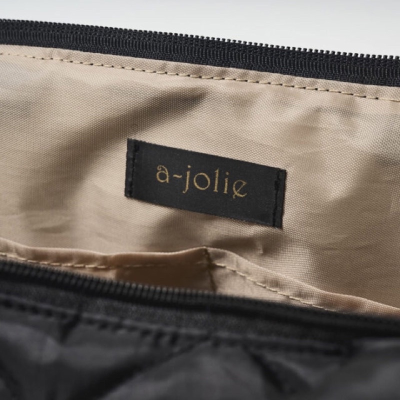 พร้อมส่ง-a-jolie-5-pockets-quilting-bag