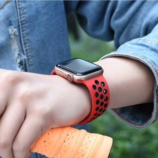 ภาพขนาดย่อของสินค้าสายนาฬิกาข้อมือซิลิโคน หลากสี แบบเปลี่ยน สําหรับ Apple Watch Band Serie 8 7 SE 6 5 4 3 2 1 iWatch 44 45 49 มม. 40 41 มม. 38 42 มม.