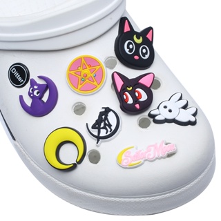 อะนิเมะญี่ปุ่น Jibitz Magic Wand Shoe Charms Sailor Moon Jibits Croc Charm Cat Croc Jibbits สําหรับผู้หญิงรองเท้าอุปกรณ์เสริมตกแต่ง