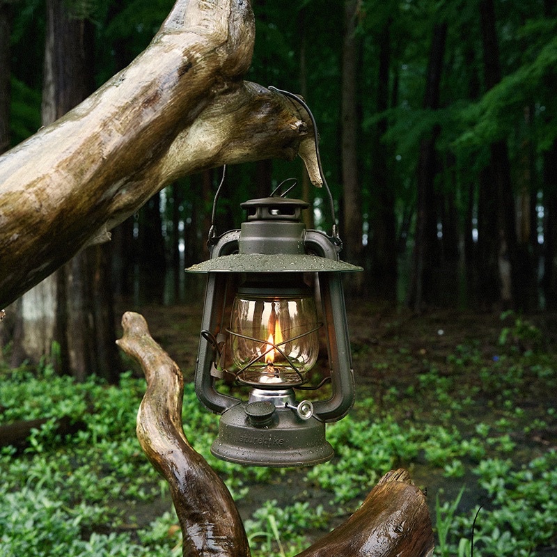 พร้อมส่ง-naturehike-outdoor-kerosene-lamp-ตะเกียงรั้ว-โคมไฟตั้งแคมป์-โคมไฟน้ำมันก๊าด-โคมไฟน้ำหนักเบา-ของแท้จากตัวแทน