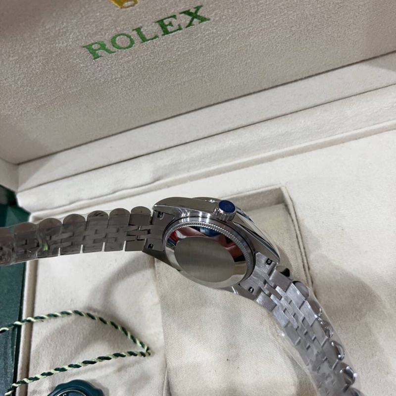 นาฬิกาข้อมือผู้หญิง-rolex-สวยๆเพิ่มความเรียบหรู-ให้กับข้อมือให้น่ามองยิ่งขึ้น