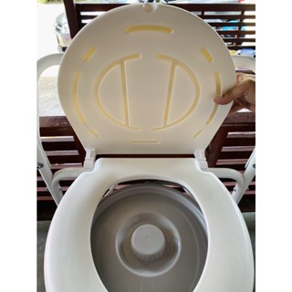 คุ้มที่สุด!!! เก้าอี้นั่งถ่ายและอาบน้ำ แบบชุบสีขาวนวล Commode Chair