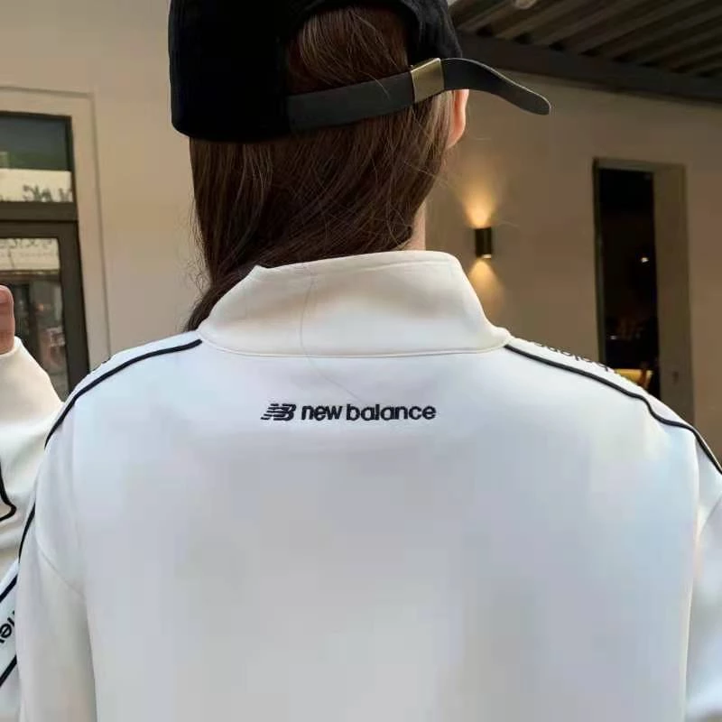 NEW BALANCE  เสื้อวอร์ม เสื้อวอร์มแขนยาว ของแท้ 100% เสื้อโค้ทแขนยาว กันลม สีขาว สีดำ https://wayoza.com